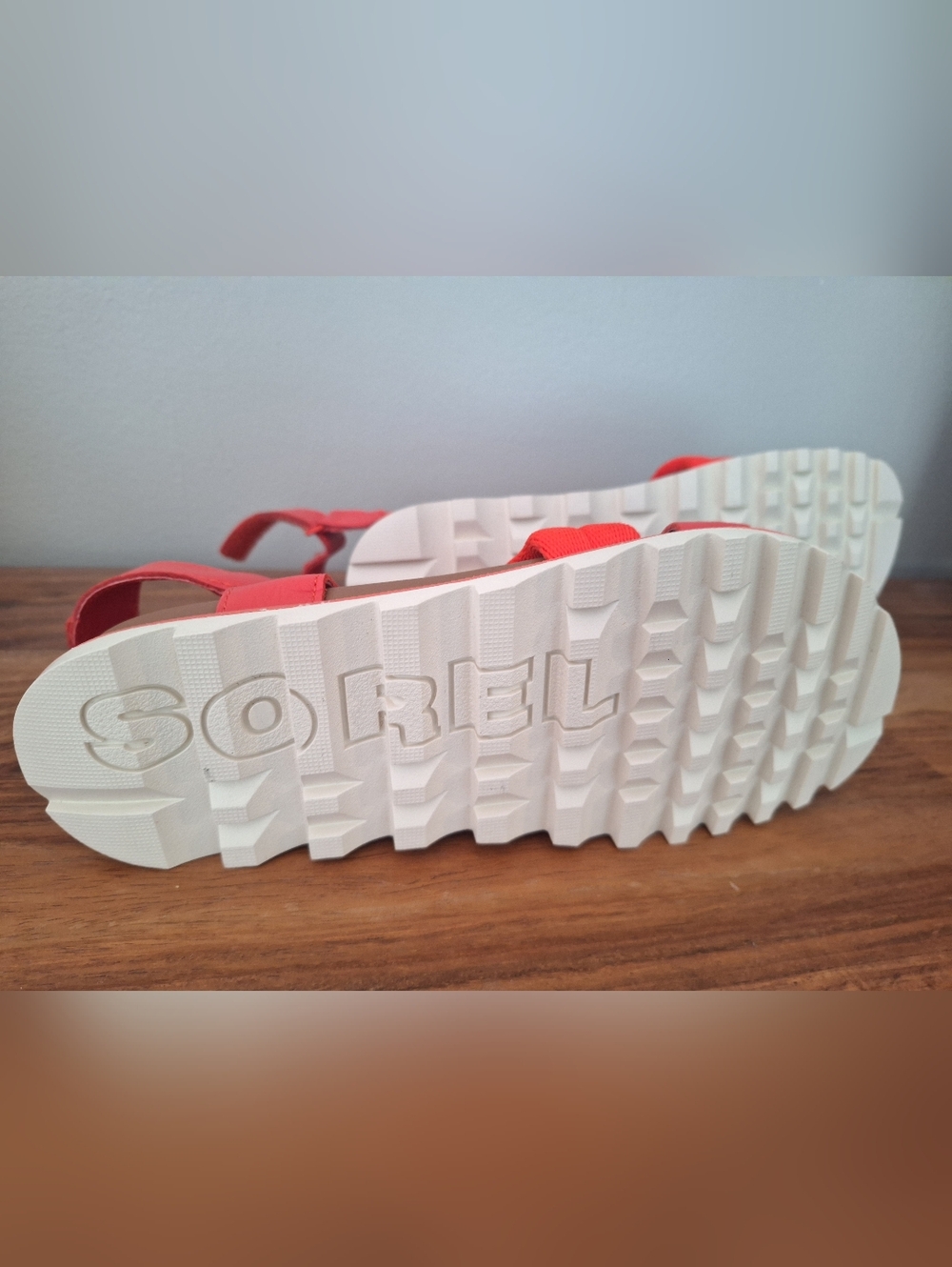 Brand New Sorel Roaming Decon Sandal, Red, Size 6, BNIB - Picture 2 of 6